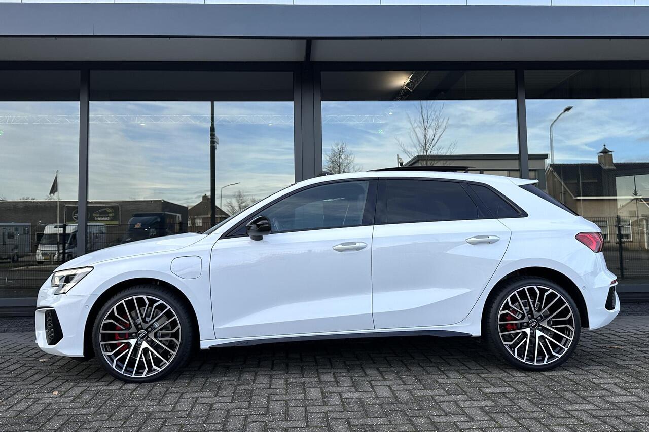 Audi A3 SPORTBACK 45 TFSIe S-Line Black Pano Leder Matrix B&O Sfeer