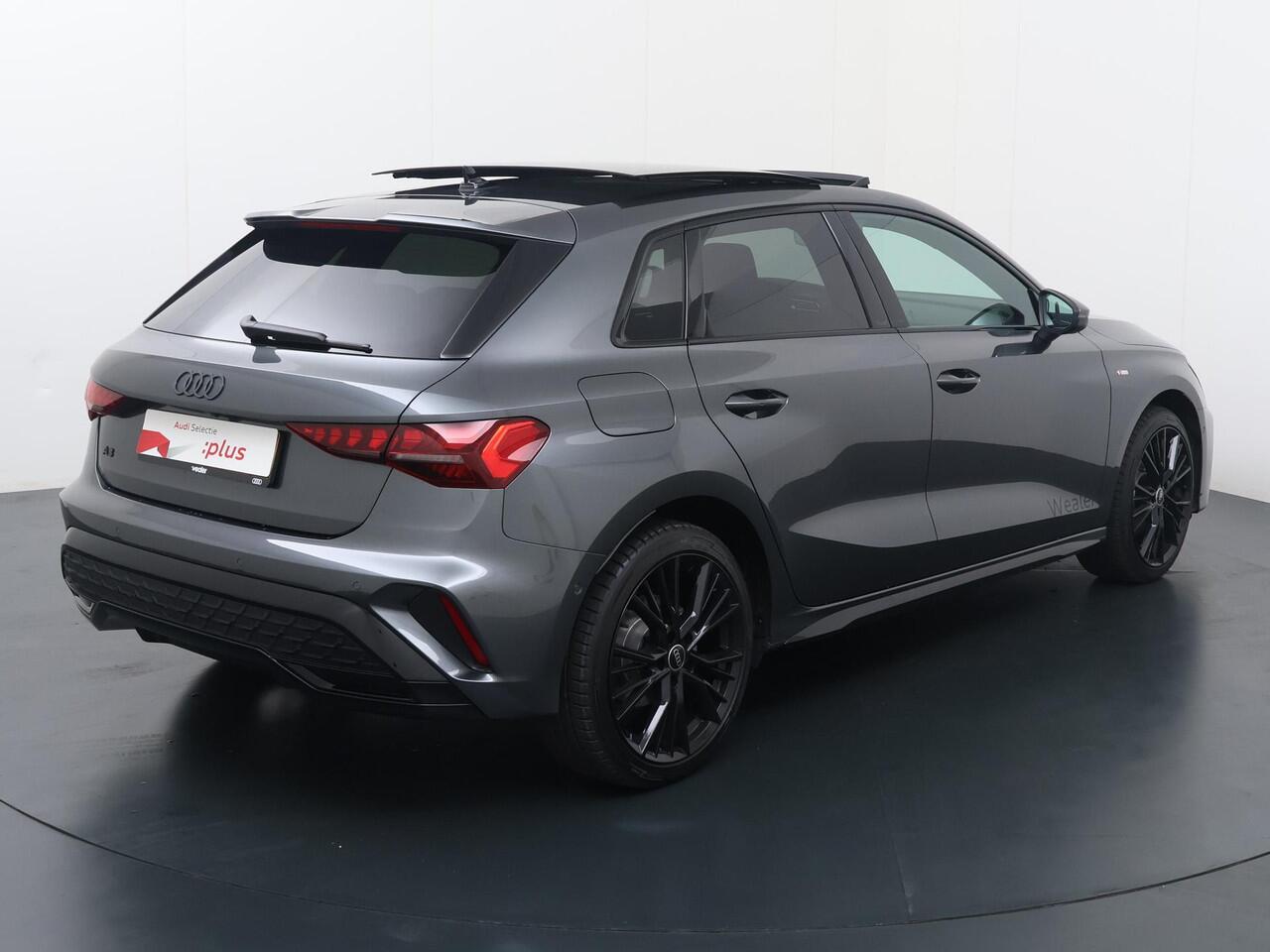 Audi A3 SPORTBACK 40 TFSI e S edition | Panoramadak | Adaptieve Cruise Control | Sfeerverlichting | Camera | Inklapbare spiegels | Stoelverwarming |