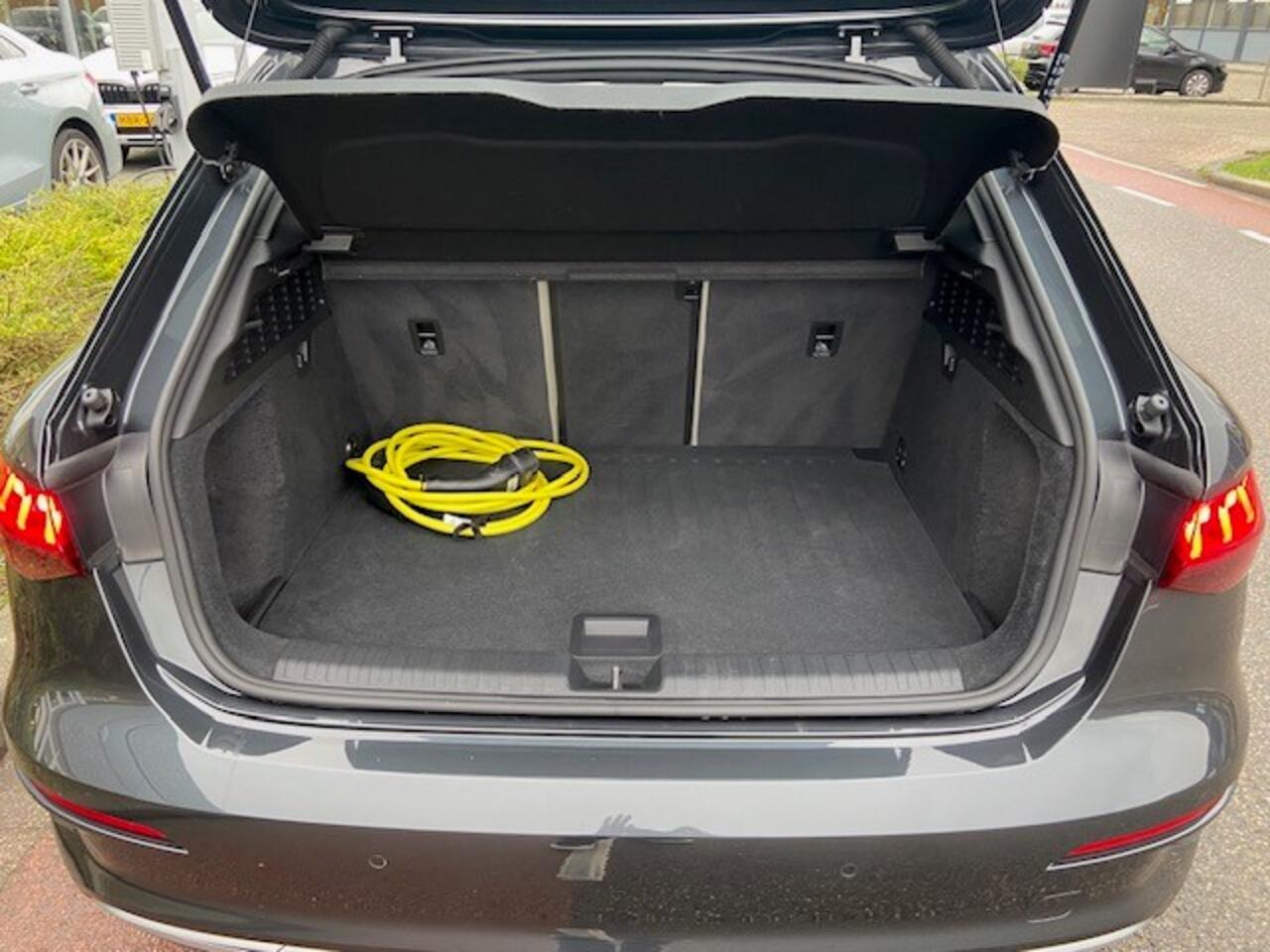 Audi A3 SPORTBACK 40 TFSI e 204PK Advanced edition / Navigatie / Leder / Camera / App. connect / stoelverwarming / Parkeersensoren V+A / Achteruitrijcamera / 17''LMV