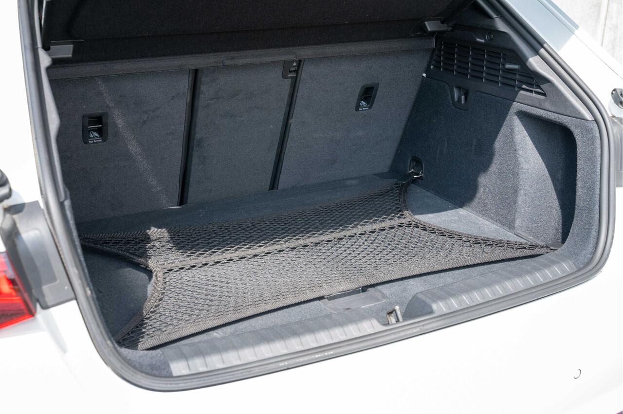 Audi A3 SPORTBACK 35 TFSI S-Line / Dynamic package / Matrix LED