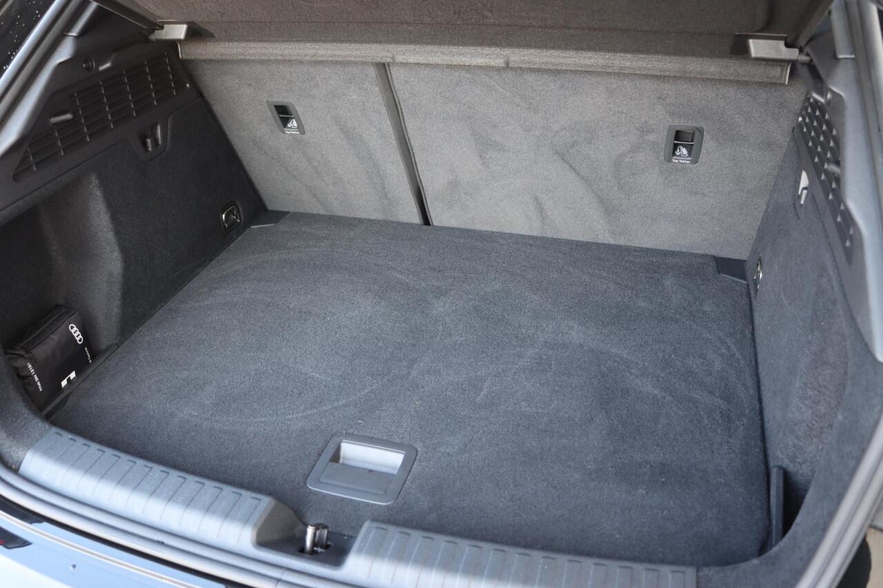 Audi A3 SPORTBACK 30 TFSI S edition 115pk S-Tronic | S-Line | ACC | Park assist | CarPlay