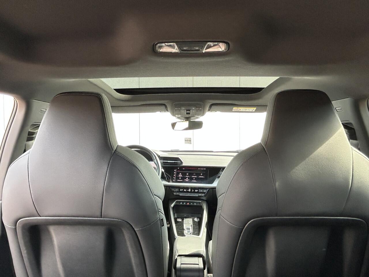 Audi A3 SPORTBACK 35TFSI 150pk S-tronic | S-edition | Pano dak