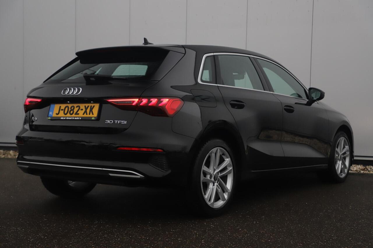 Audi A3 SPORTBACK 30 TFSI Advanced edition Automaat Leder Sportstoelen Stoelverwarming Virtual Navigatie Clima Cruise 17 inch LMV Full LED Lane Assist