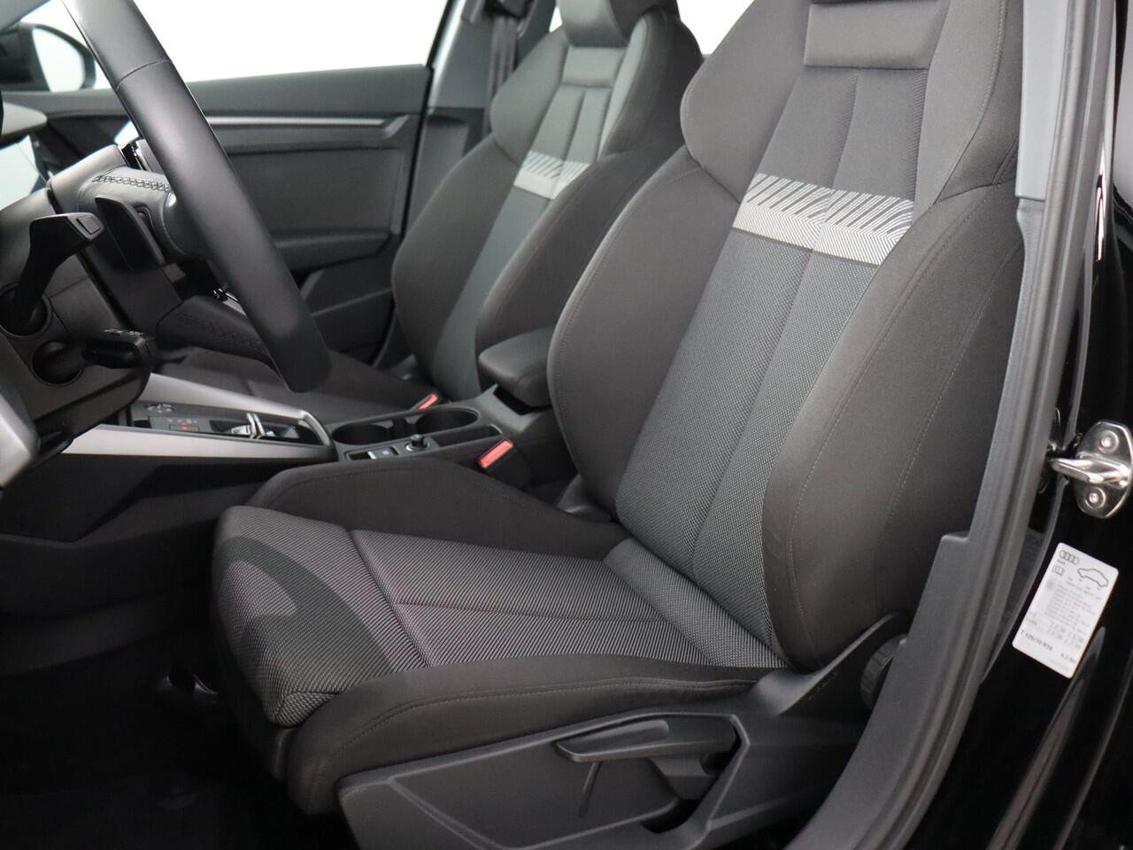 Audi A3 SPORTBACK 30 TFSI Advanced edition (NL-Auto / Led / Navi / Carplay / Cruise)