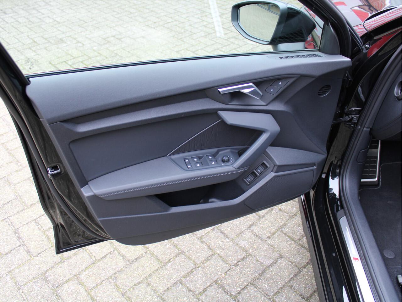 Audi A3 SPORTBACK 45 TFSIe 245PK S-Edition Competition /Keyless/Panoramadak/Audi Sound/Elek. achterklep/NAVI/PDC/Aut. Inpark./18'LM/Lane assist/Drive select/LED!