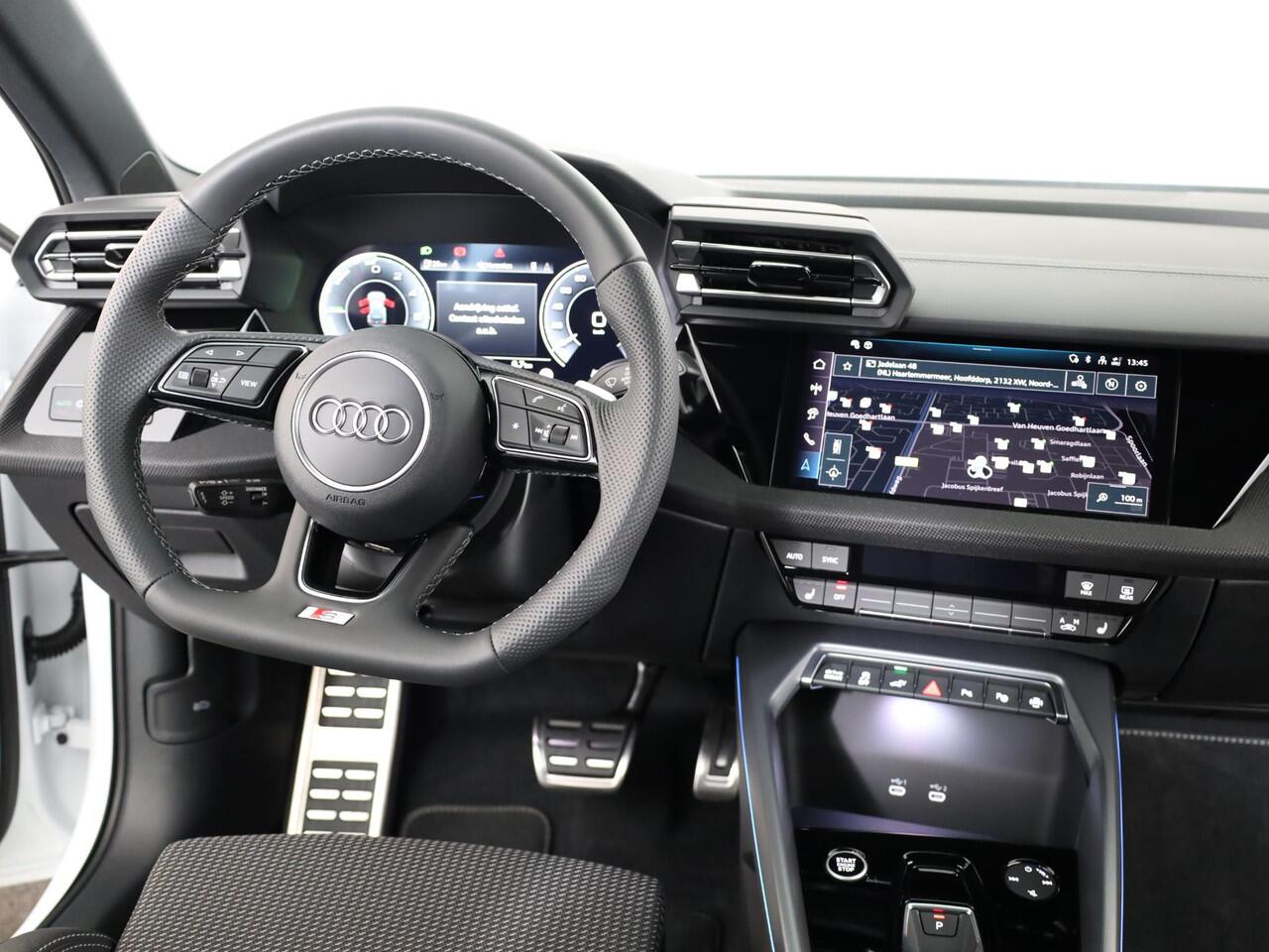 Audi A3 SPORTBACK 40 TFSI e S edition 204 pk S-tronic | Verlengde garantie | Navigatie | Parkeersensoren (Park assist) | Matrix LED koplampen | Elektr. bestuurdersstoel | S-Line |