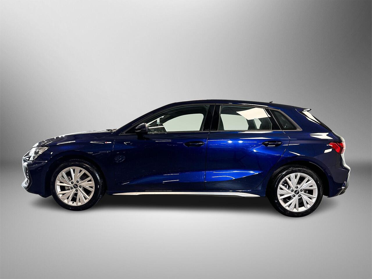 Audi A3 SPORTBACK 35 150pk TFSI S edition Stoelverwarming voorin | Sportstoelen zwarte stof | Parkeersensoren | Achteruitrijcamera