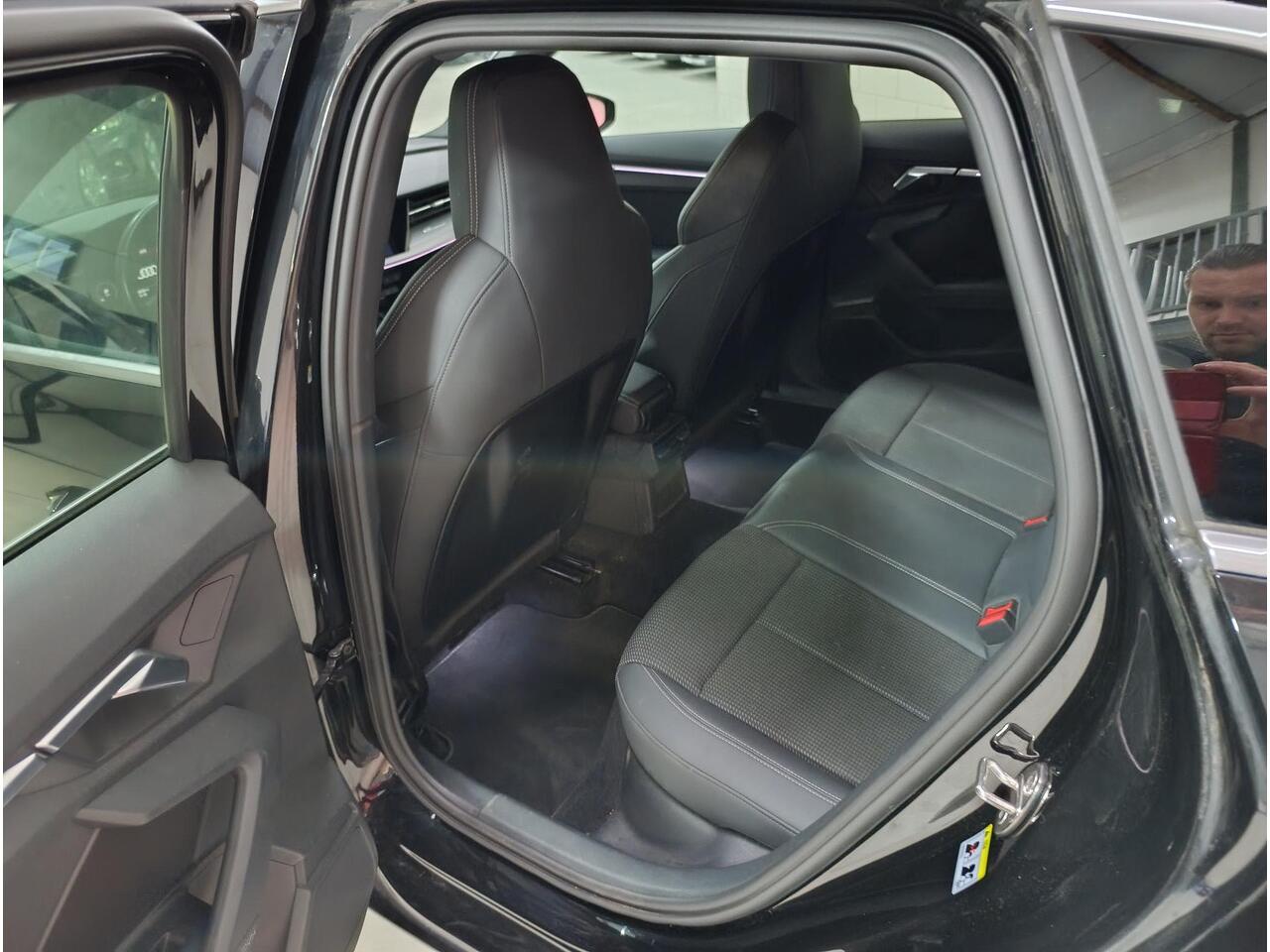 Audi A3 SPORTBACK 35 TFSI edition one S Line | virtual cockpit | sport onderstel | Lmv | Pdc