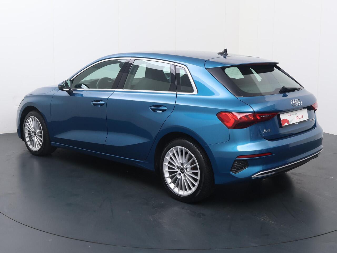 Audi A3 SPORTBACK 35 TFSI Business edition | 150 PK | Automaat | Multifunctioneel stuurwiel | Adaptive Cruisecontrol | Parkeersensoren |