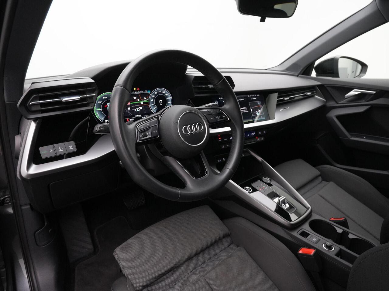 Audi A3 SPORTBACK 45 TFSI e 245 pk S-tronic S-Line | Trekhaak | Achteruitrijcamera | Stoelverwarming | Adaptive Cruise | Navigatie