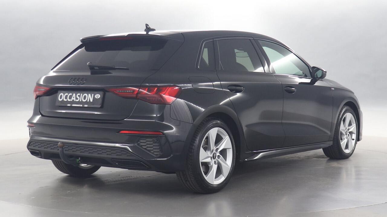 Audi A3 SPORTBACK 35 TFSI 150pk S Edition S-Tronic / Navigatie / Adaptive Cruise Control / Parkeersensoren