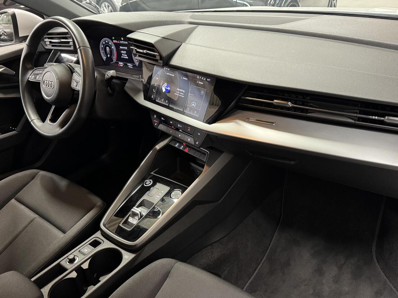 Audi A3 SPORTBACK 30 TFSI S edition | Automaat | Airco | Carplay | Cruise | LED | Navi | LM velgen | ( Vestiging - Nieuwegein )
