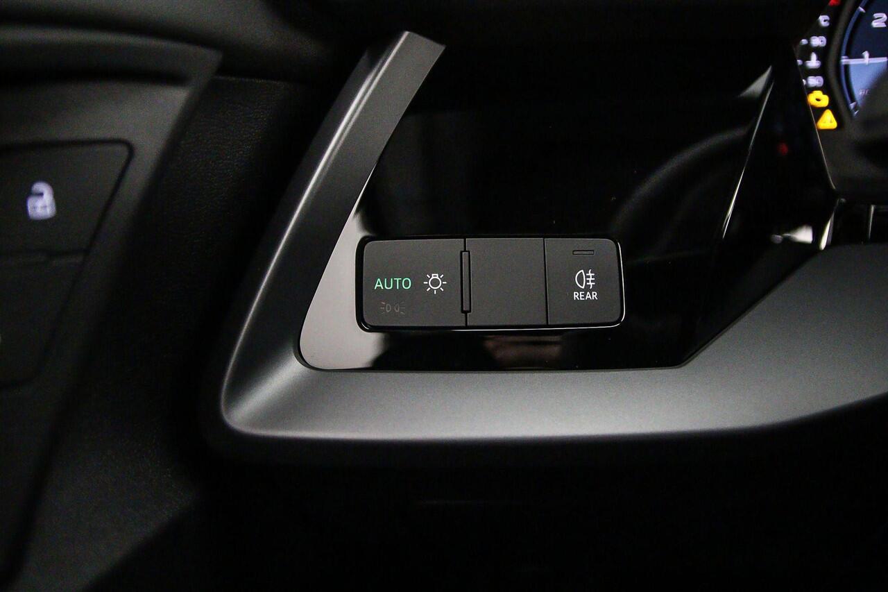 Audi A3 SPORTBACK 30 TFSI AUT | BLACK EDITION | ¤4.000,- KORTING | Sportonderstel - Privacy glas - Sportstoelen