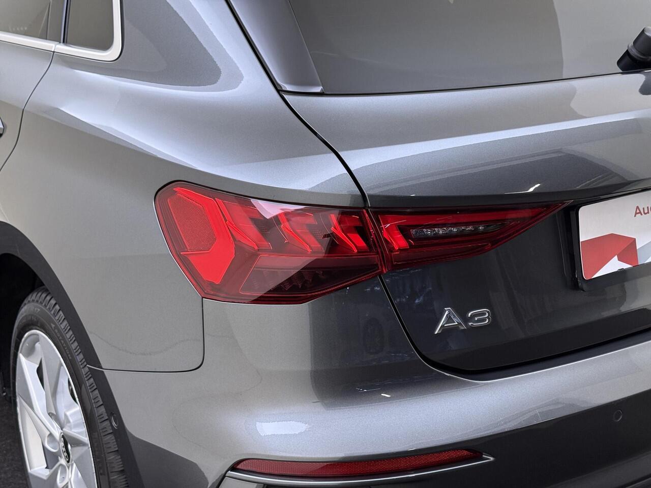 Audi A3 SPORTBACK 40 TFSI S Edition | Panoramadak | Lederen bekleding | Virtual cockpit Plus | Adaptieve cruise control | Navigatie Plus | Full LED verlichting | Parkeerassistent | Stoelverwarming |