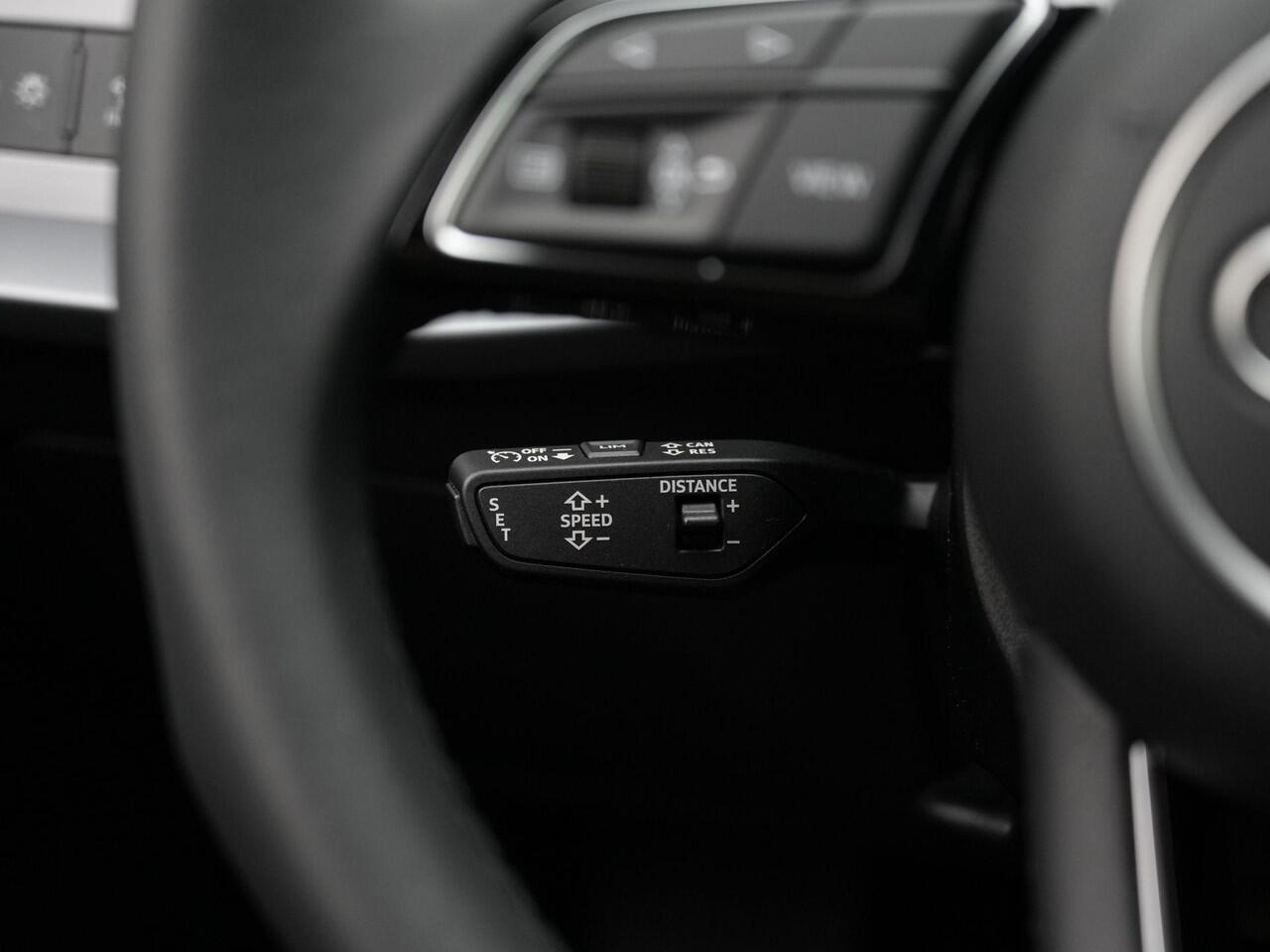 Audi A3 SPORTBACK 45 TFSI e 272 pk S-tronic S-Line | Elektr. verstelbare stoel | Achteruitrijcamera | Stoelverwarming | Adaptive Cruise | Navigatie