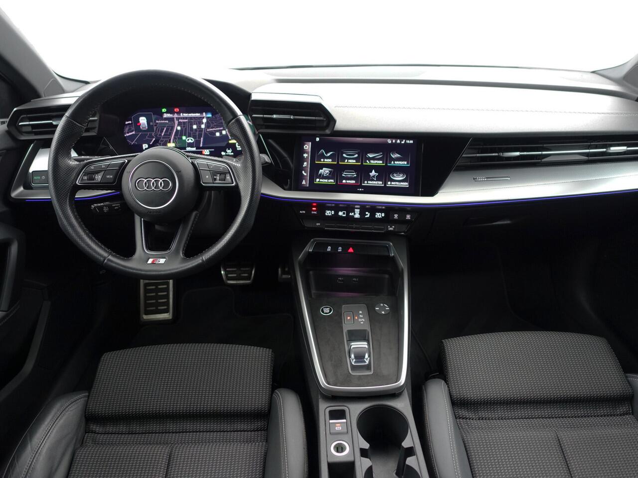 Audi A3 SPORTBACK 35 TFSI S Competition Aut- Sport Interieur, Sfeerverlichting, Xenon Led Matrix, CarPlay, Park Assist, Keyless