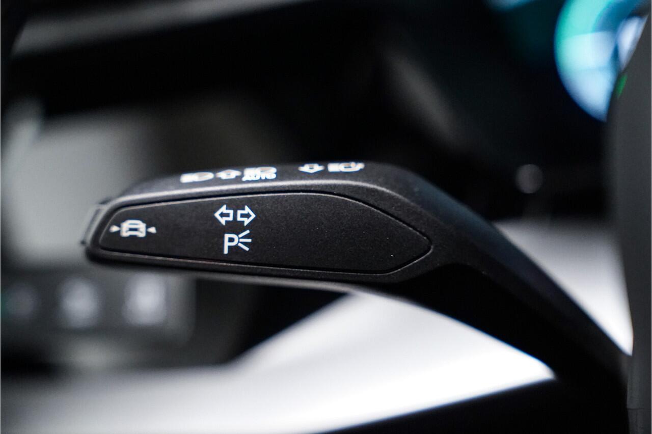 Audi A3 SPORTBACK 40 TFSI e S-Line|Pano dak|Alcantara ruit|Matrix led|18 inch