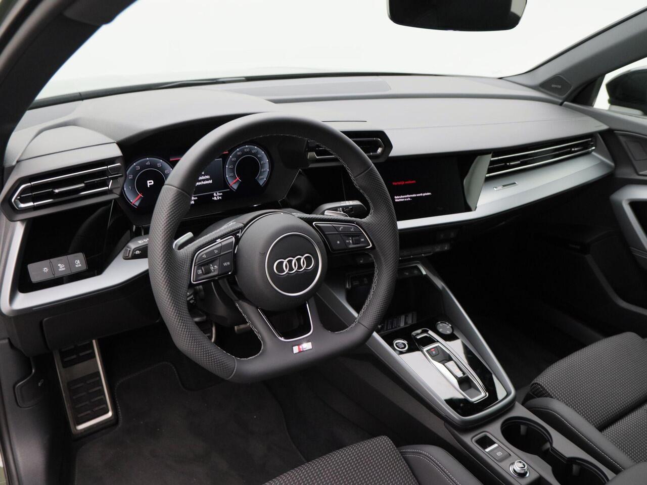 Audi A3 SPORTBACK 35 TFSI | S edition | | Privacy glas | Sonos 3d | 19 inch | Comfortsleutel | Matrix Led |