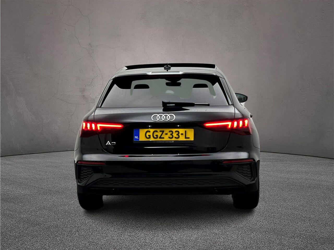 Audi A3 SPORTBACK 45 TFSI e S Edition | Pano | Matrix | Elek Kofferklep | Audi sound | Matrix-Led | Adapt. Cruise | Carplay | Ambient lighting | Navi | Optiek Zwart | S Line | Akoestisch glas |