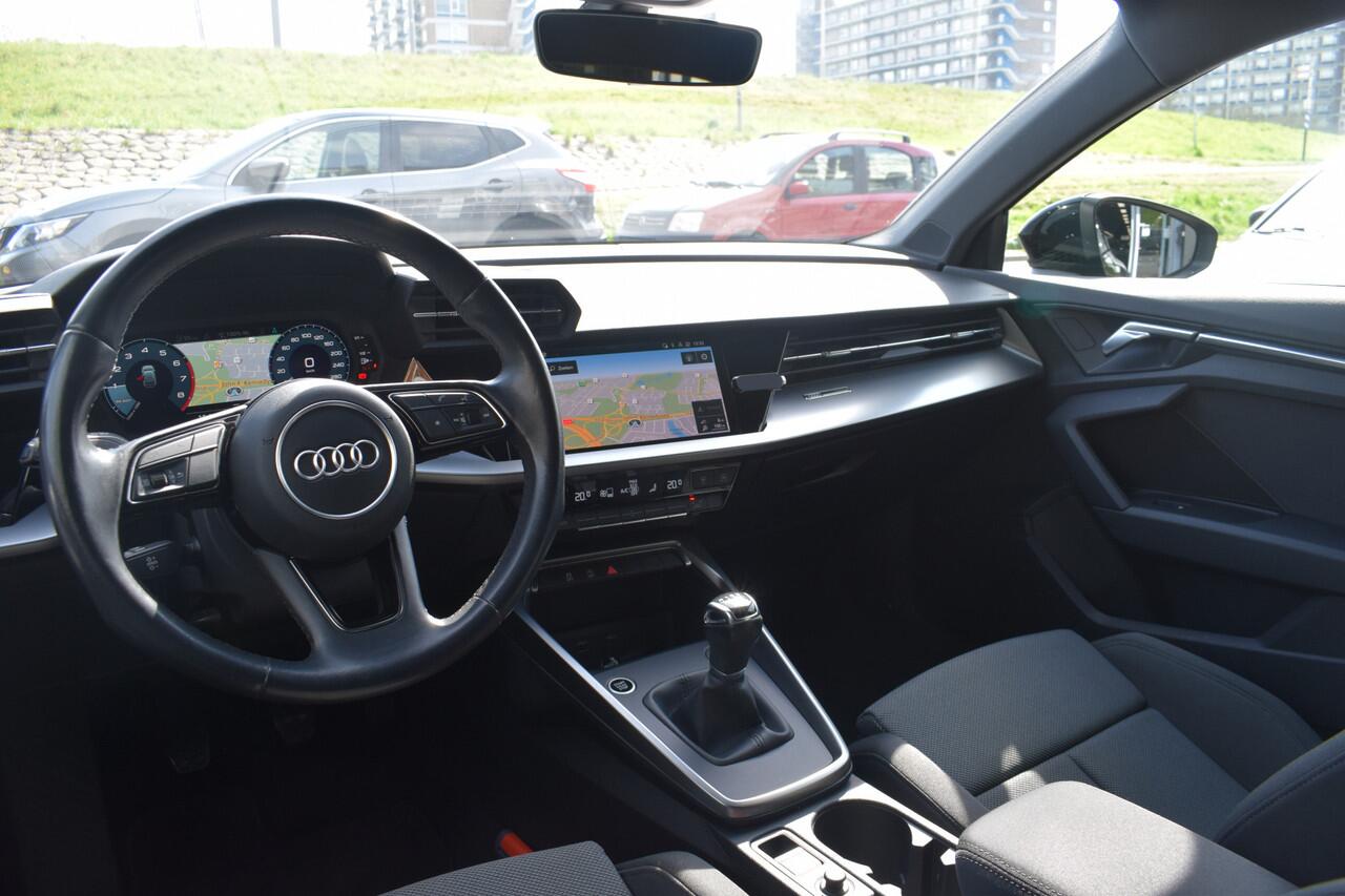 Audi A3 SPORTBACK 30 TFSI Business edition Sportstoelen Apple Carplay
