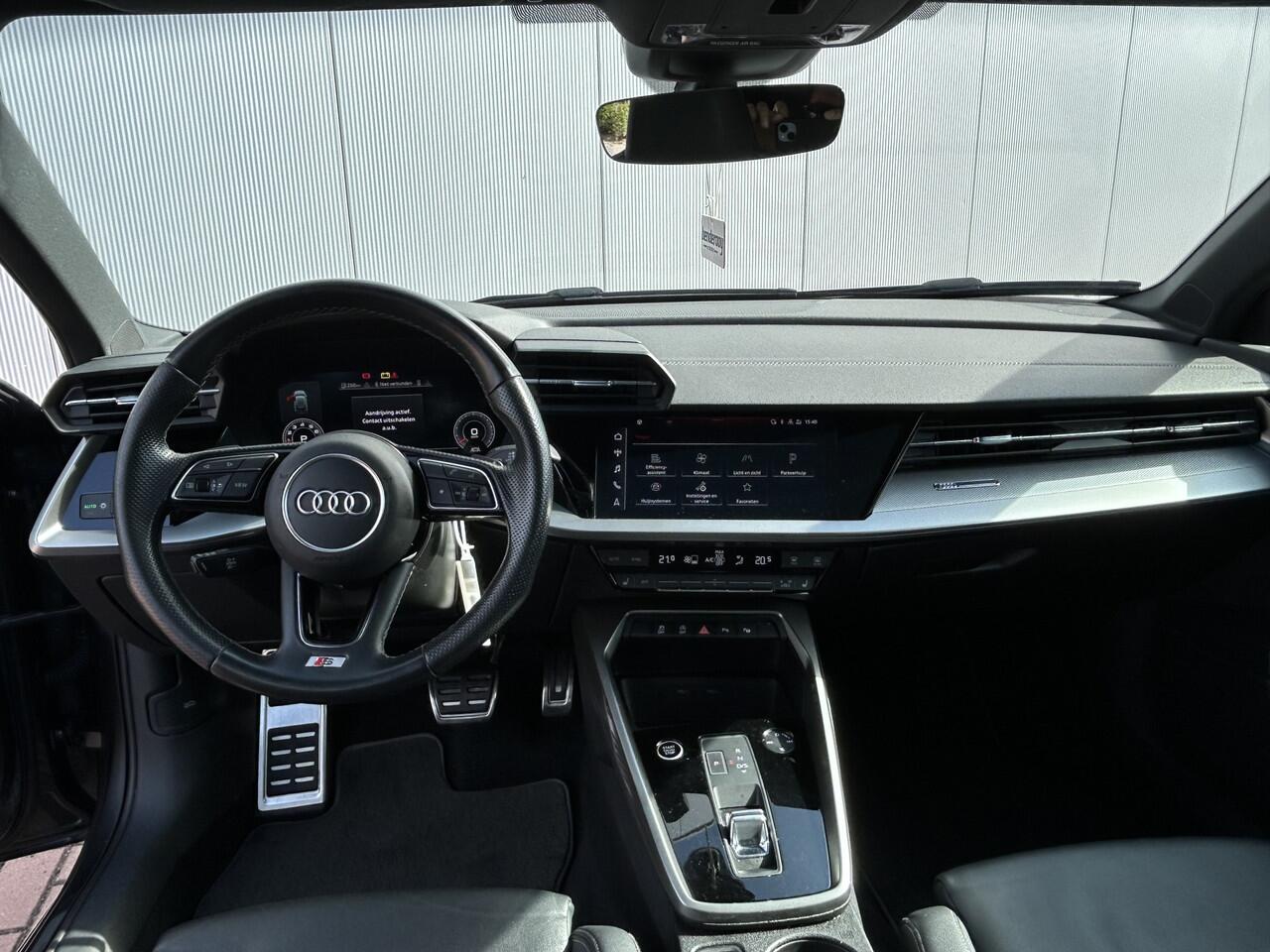 Audi A3 SPORTBACK 35TFSI 150pk S-tronic | S-edition | Pano dak