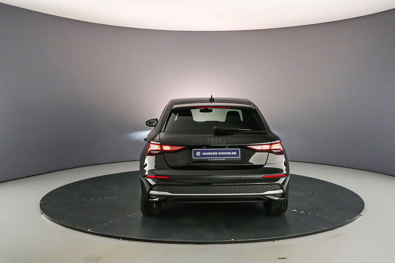 Audi A3 SPORTBACK 30 TFSI AUT | BLACK EDITION | ¤4.000,- KORTING | Sportonderstel - Privacy glas - Sportstoelen