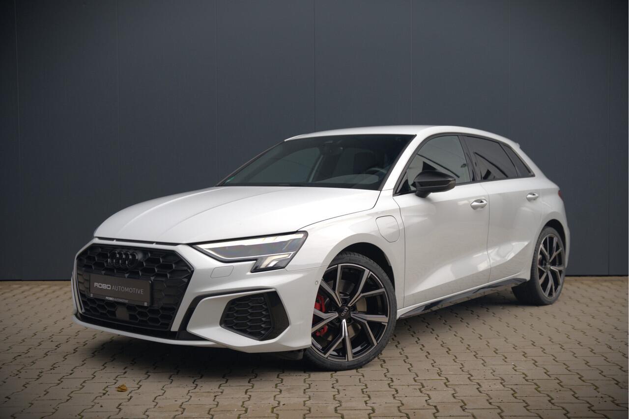Audi A3 SPORTBACK 45 TFSI e S edition Competition | S-Line | RS Seats | Stoelverwarming | Camera | Navigatie | Cruise Control | LED | Keyless | Virtual Cockpit | Apple Carplay | Parkeersensoren |