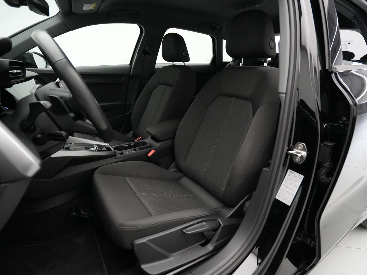 Audi A3 SPORTBACK 40 TFSI e 204pk Edition Navigatie Pdc Acc Stoelverwarming Carplay 294