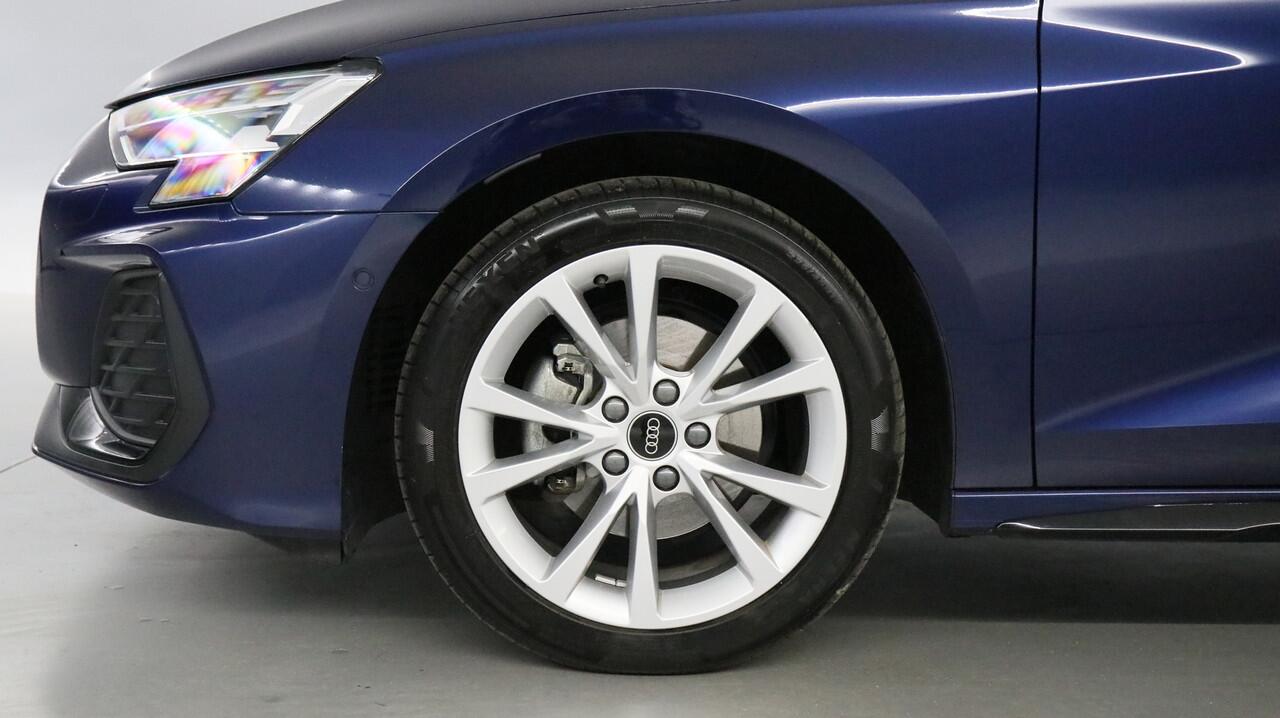 Audi A3 SPORTBACK 30 TFSI 115pk S-Line Edition S-Tronic / Navigatie / Adaptive Cruise Control / Parkeersensoren