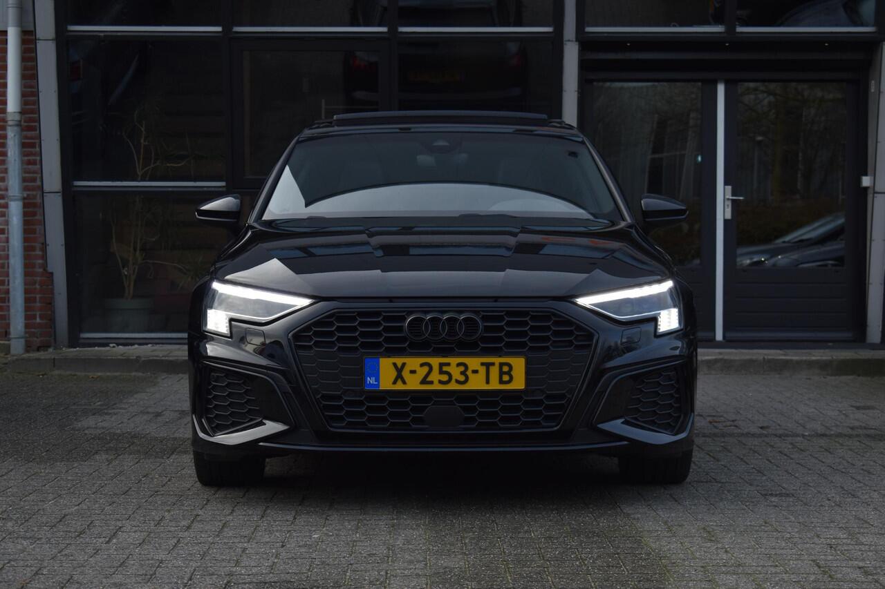 Audi A3 SPORTBACK 35 TFSI S-Line Pano Kuip Lane B&O Trekhaak Leder