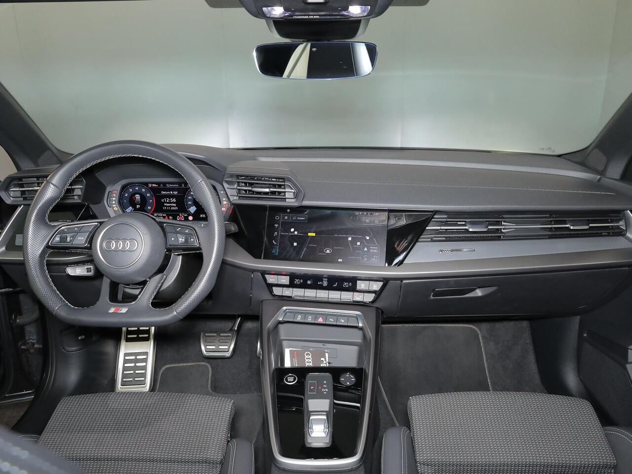 Audi A3 SPORTBACK 30 TFSI S edition 110 pk S-tronic | Navigatie | Panoramadak | Parkeersensoren (Park assist) | S-Line |