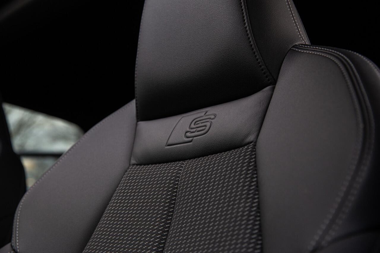 Audi A3 SPORTBACK 35 TFSI S edition | Panoramadak, Sonos audio, Adap. cruise, Sfeerverlichting