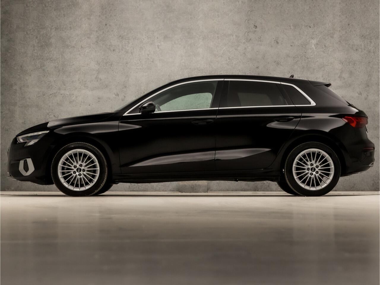 Audi A3 SPORTBACK 30 TFSI Sportline Automaat (APPLE CARPLAY, GROOT NAVI, CLIMATE, GETINT GLAS, SPORTSTOELEN, CRUISE, MATRIX LED, PARKEERSENSOREN, NIEUWSTAAT)