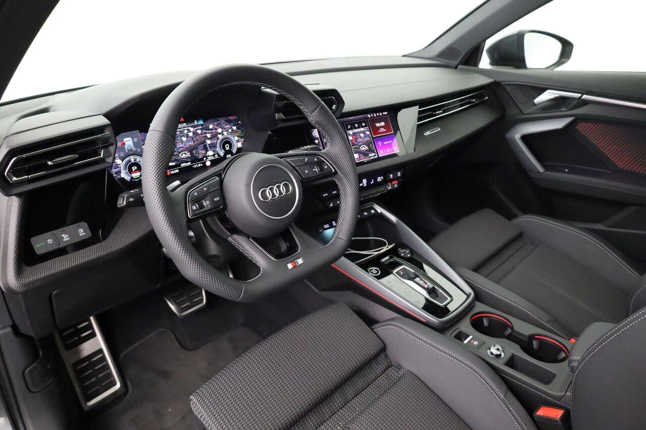 Audi A3 SPORTBACK S edition 40 TFSI e | Optiekpakket zwart plus | Trekhaak Afneembaar | Warmtewerend glas donker tint | Lichtpakket pro ambient light