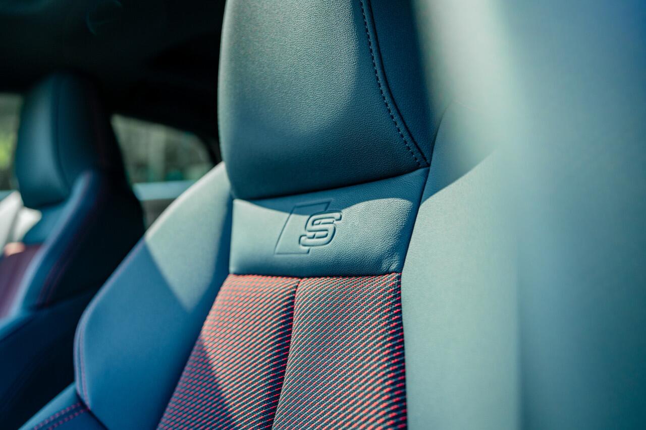 Audi A3 SPORTBACK 45 TFSI e 272pk ABT Competition | ABT GR20 | Verlaging | Panoramadak | Achteruitrijcamera | Ambiente verlichting plus | Elektrische ko