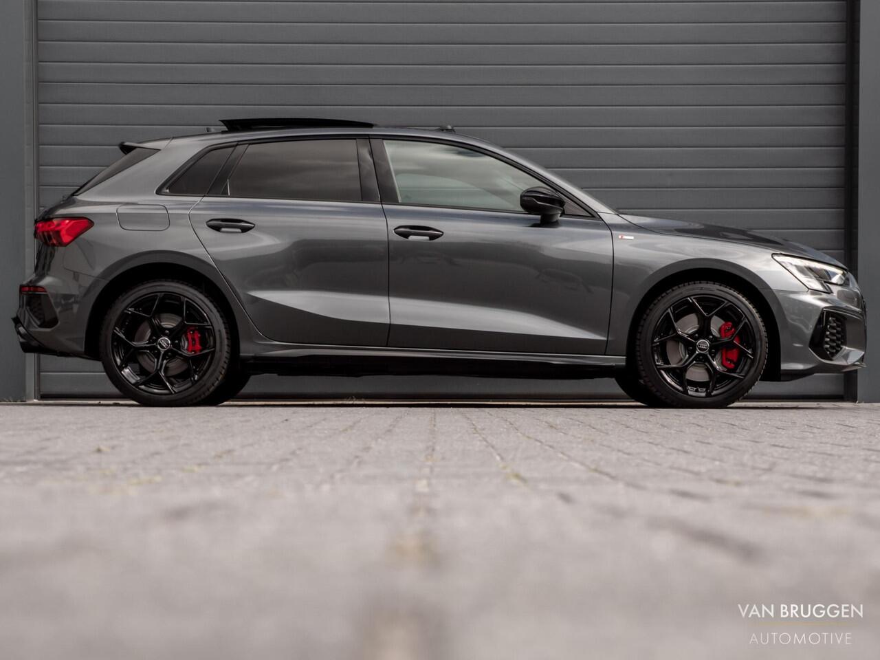 Audi A3 SPORTBACK 40 TFSI E S-Line Pano RS-Stoelen Sfeer Camera ACC