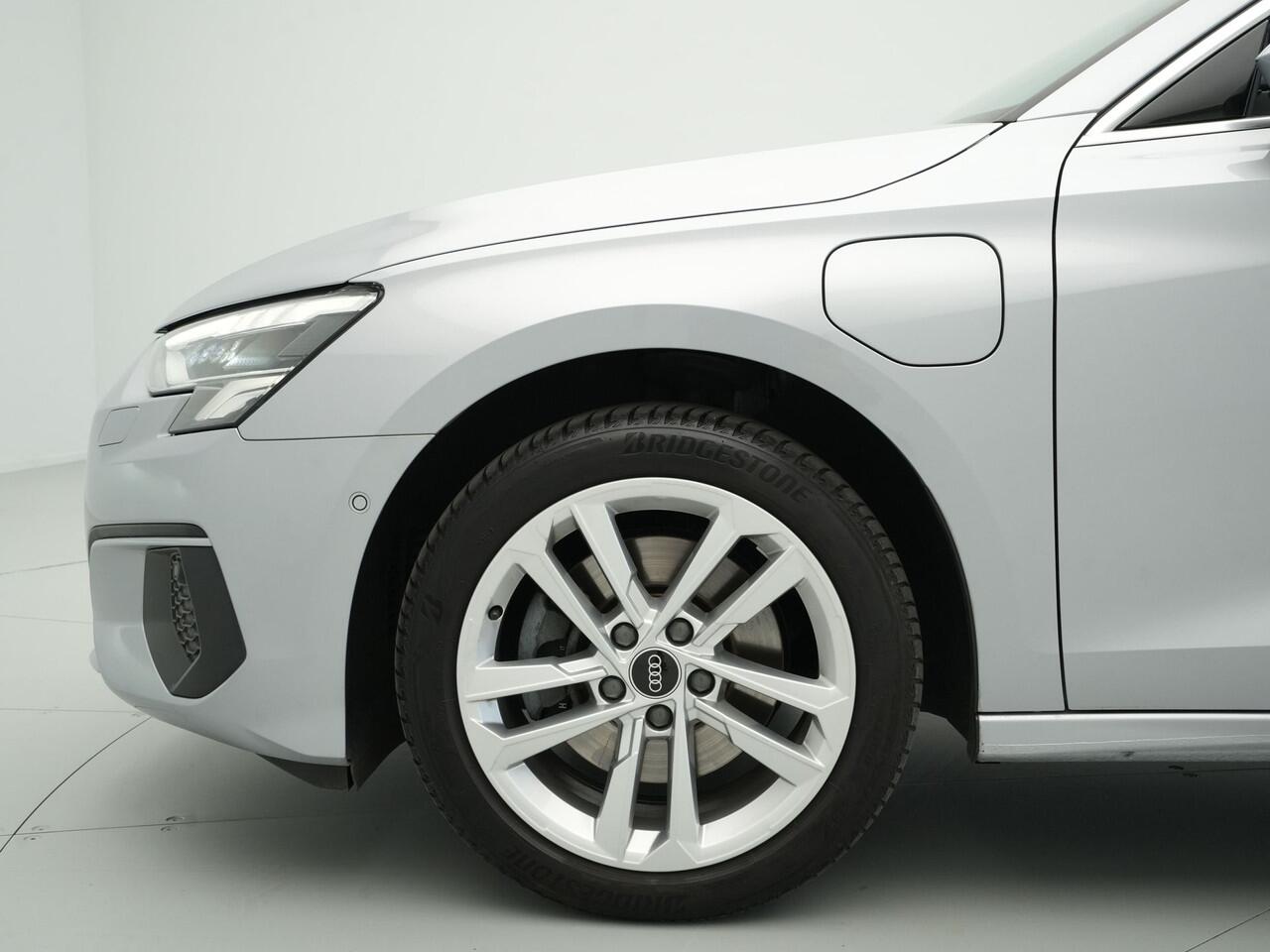 Audi A3 SPORTBACK 40 TFSI e Edition Navigatie Stoelverwarming Side assist Elek. kofferklep Carplay 82