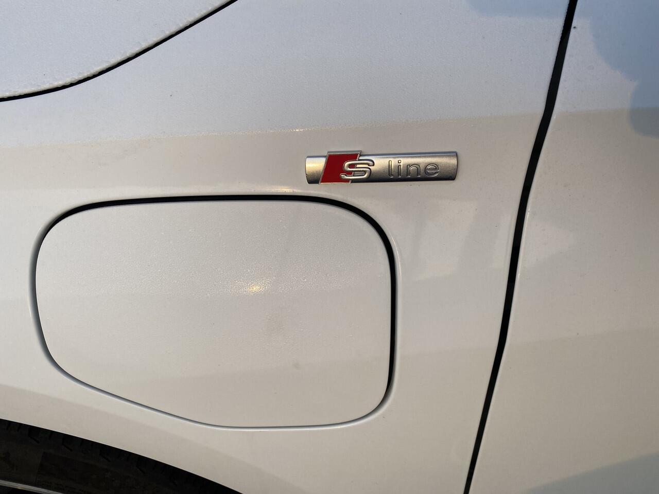 Audi A3 SPORTBACK 45 TFSI e S edition Competition Carplay / Navigatie / Camera