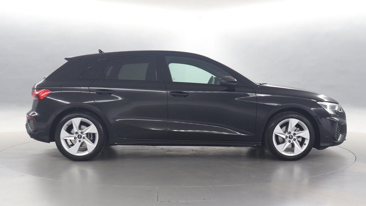 Audi A3 SPORTBACK 35 TFSI 150pk S-Line Edition S-Tronic / Navigatie / Adaptive Cruise Control / Parkeersensoren