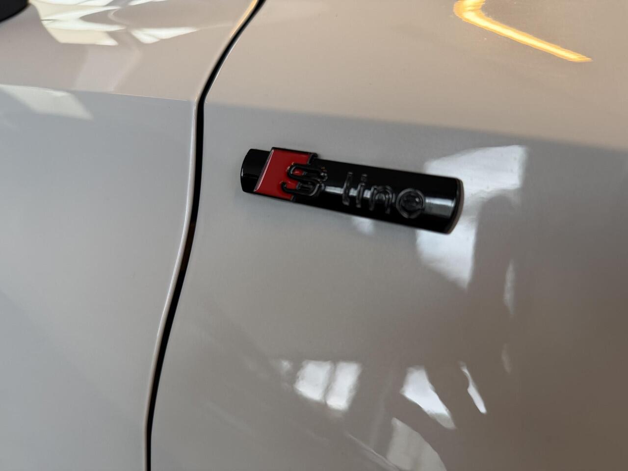 Audi A3 SPORTBACK 40 TFSI e 204 PK S LINE / LEDER / PANO / BLACKPACK