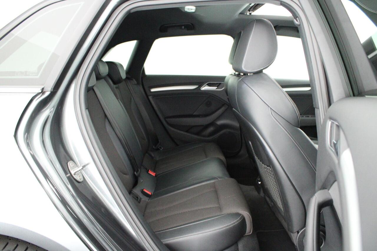 Audi A3 SPORTBACK 40 e-tron 204pk S-Line Trekhaak Keyless Stoelverwarming Panoramadak Navigatie