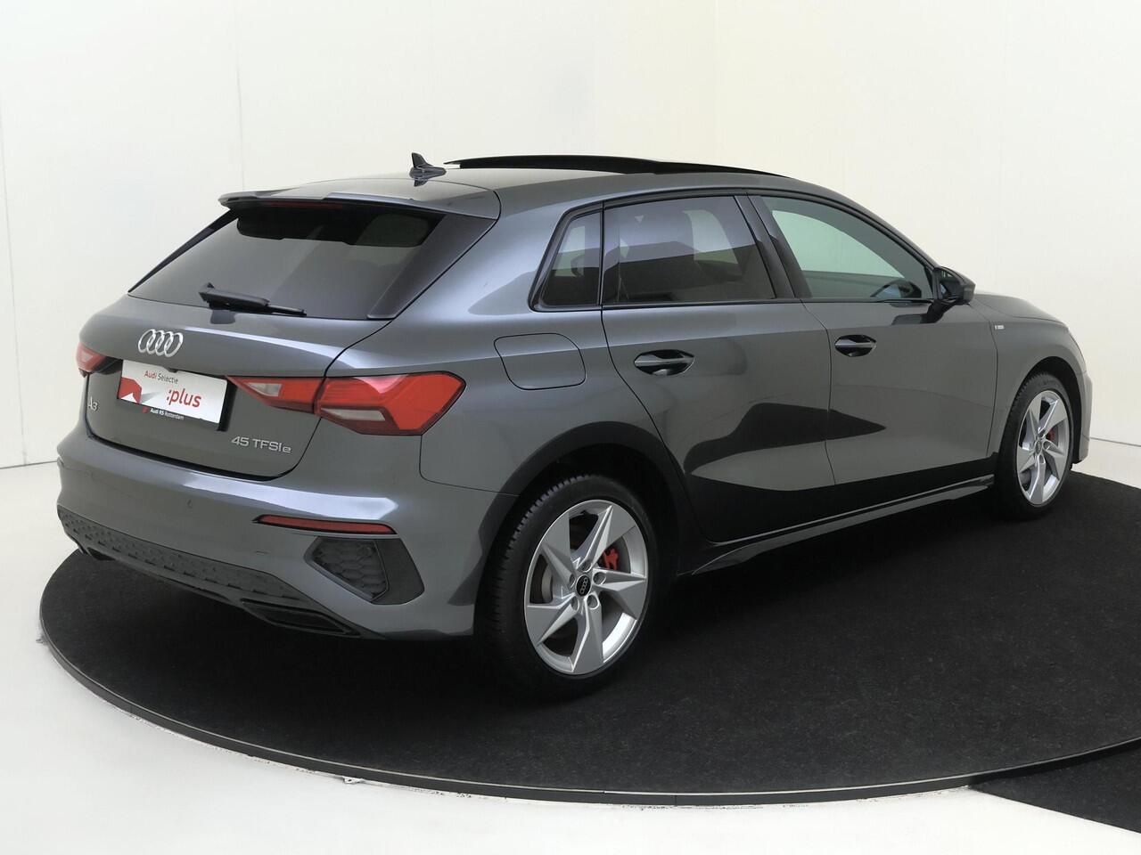 Audi A3 SPORTBACK 45 TFSI e S edition Competition | SoH 100% | Panoramadak | Bang & Olufsen | Virtual cockpit Plus | Stoelverwarming | Lederen bekleding | CarPlay | Cruise control |