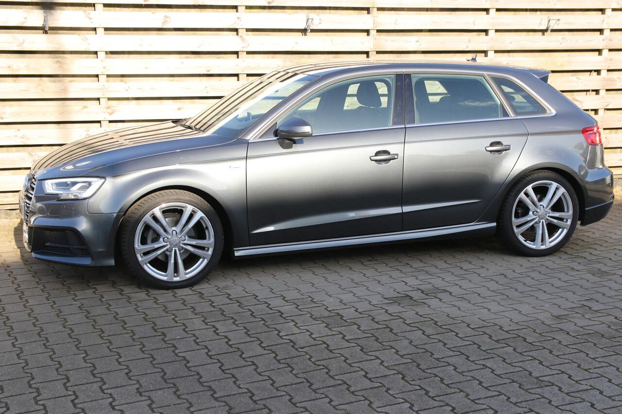 Audi A3 SPORTBACK 35 TFSI CoD Sport S Line Edition / Navi / Climate