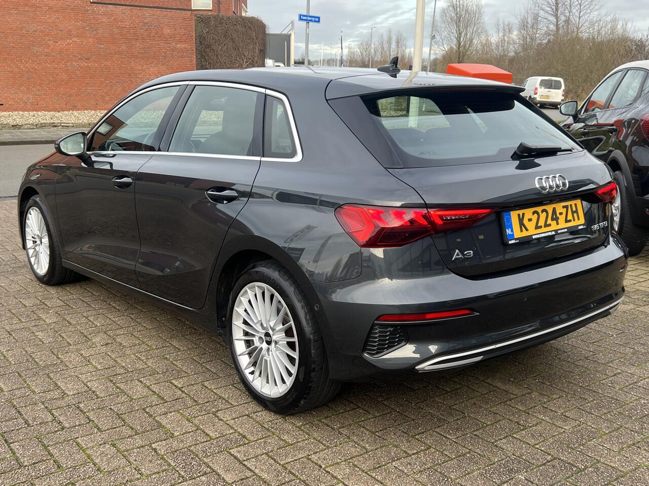 Audi A3 SPORTBACK 35 TFSI 150 pk Automaat Business Edition Navi Camera Sportstoelen Stoelverwarming Parkeersensoren v+a Led Koplampen Carplay Mild Hybride NL Auto 1e Eigenaar