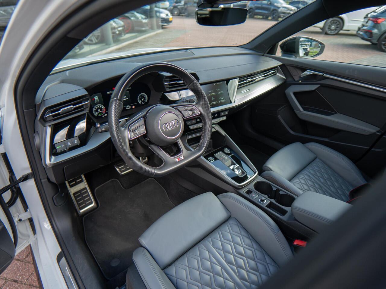 Audi A3 SPORTBACK 45 TFSI e S edition Competition | Pano | Matrix | Ambiente