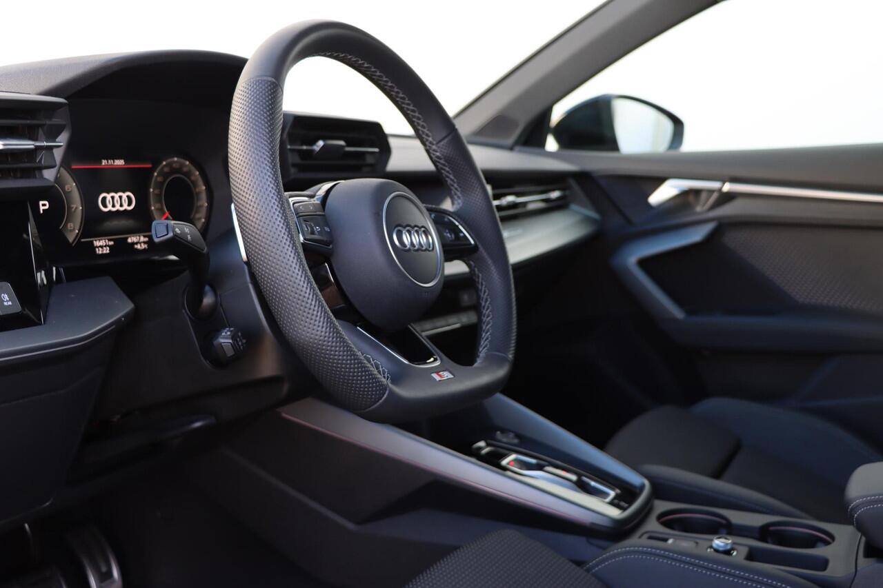Audi A3 SPORTBACK 30 TFSI S edition 115pk S-Tronic | S-Line | ACC | Park assist | CarPlay