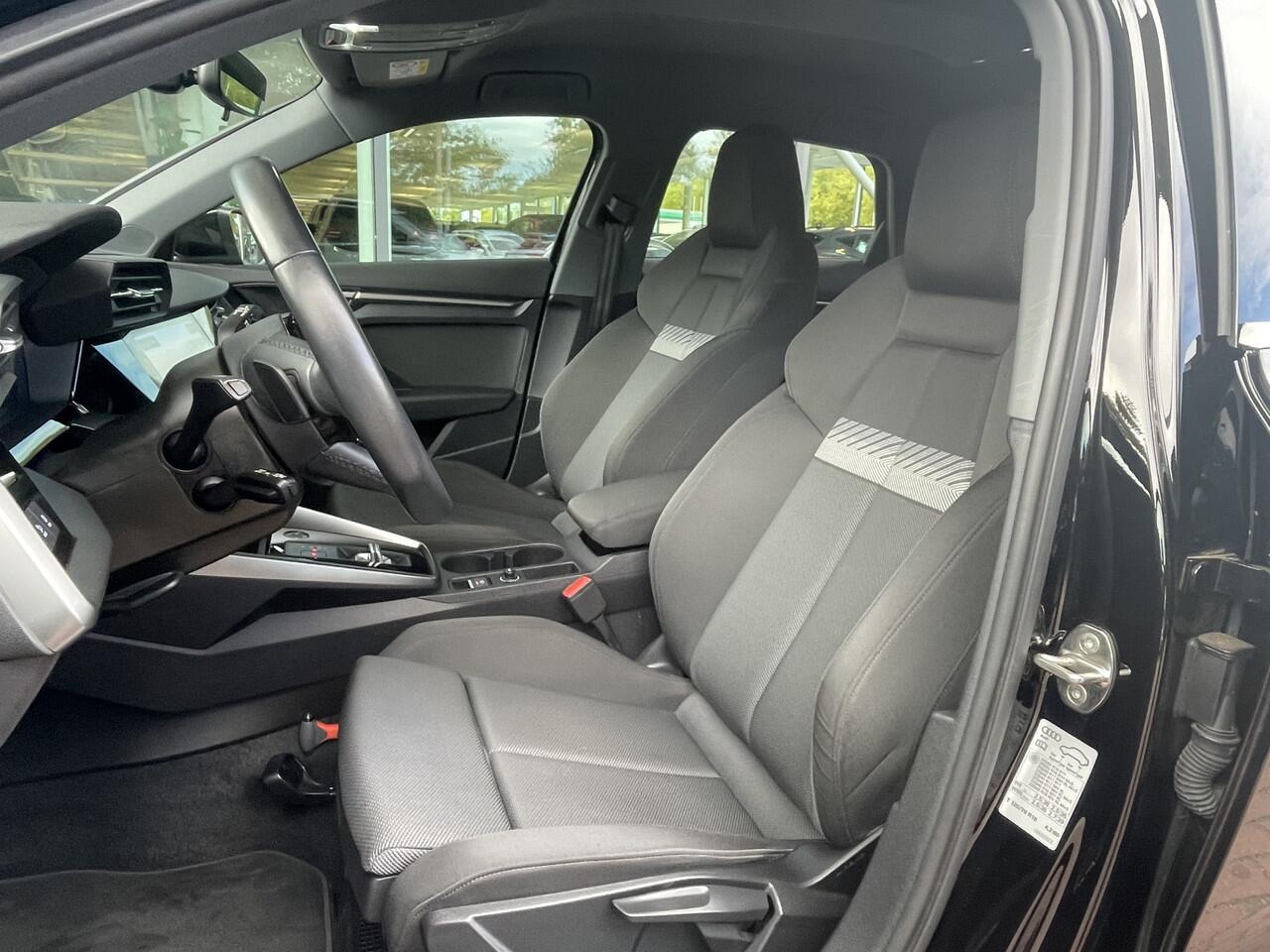 Audi A3 SPORTBACK 30 TFSI 110pk S-Tronic Advanced edition / LED / Navigatie / Climate Control / Parkeersensoren Achter / 17" LMV