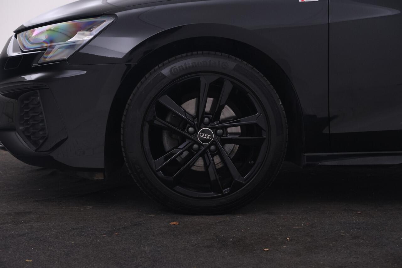 Audi A3 SPORTBACK 30 TFSI S edition Automaat, Navigatie, Must see!