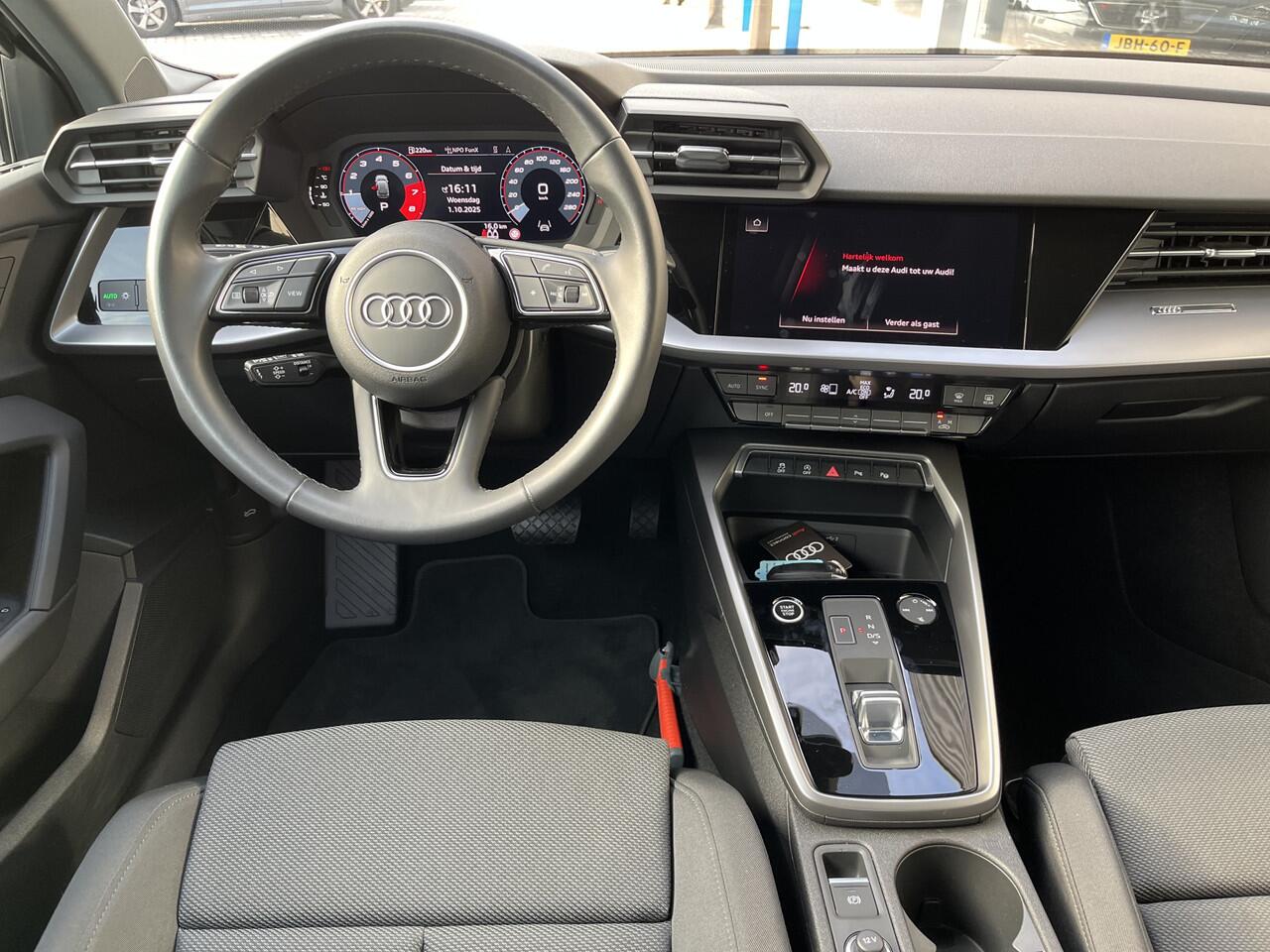 Audi A3 SPORTBACK 30 TFSI Advanced edition / AUTOMAAT/ SMARTPHONE INTERFACE/ GARANTIE TM 10-2027/ PARK. SENSOREN/ FULL-LED/ ADAPT-CRUISE/ NAVI/ CLIMA/ 17" LMV/ DIGITAAL DASHBOARD