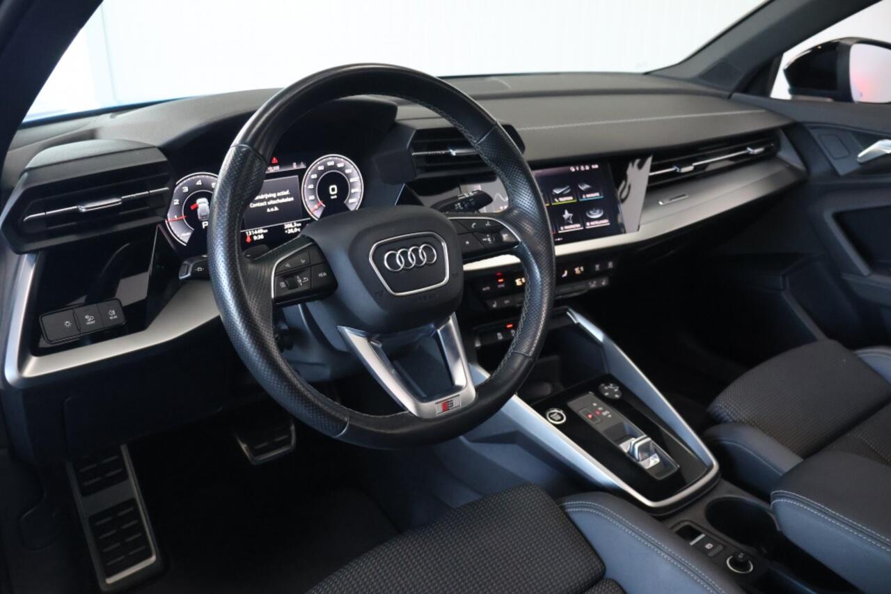 Audi A3 SPORTBACK 30 TFSI S edition | Panoramadak | Matrix LED | ACC | 19"